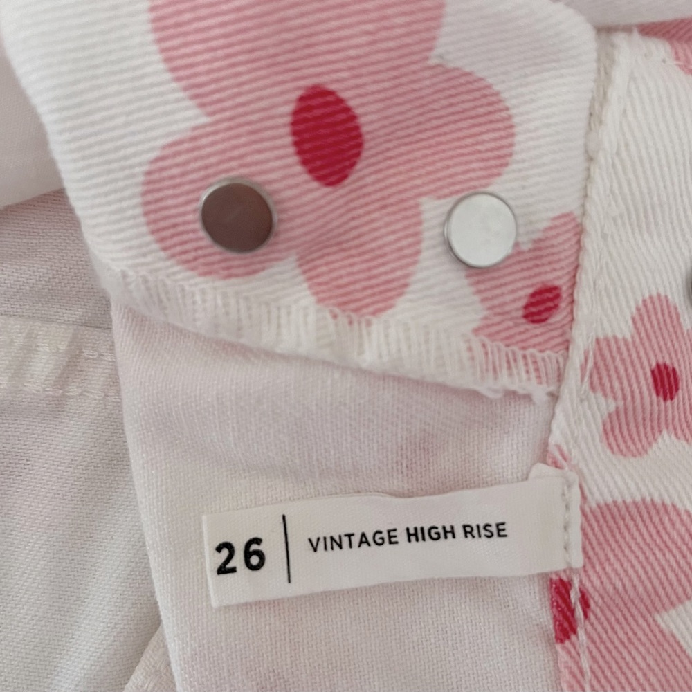 NEW PacSun Pink Flower Vintage High Rise denim shorts - Picture 4 of 8